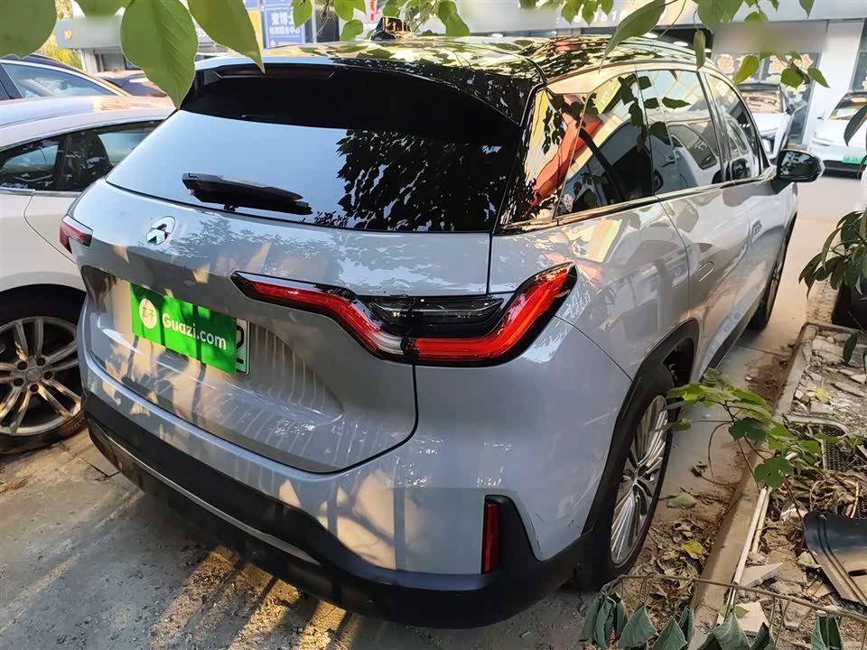 NIO ES6