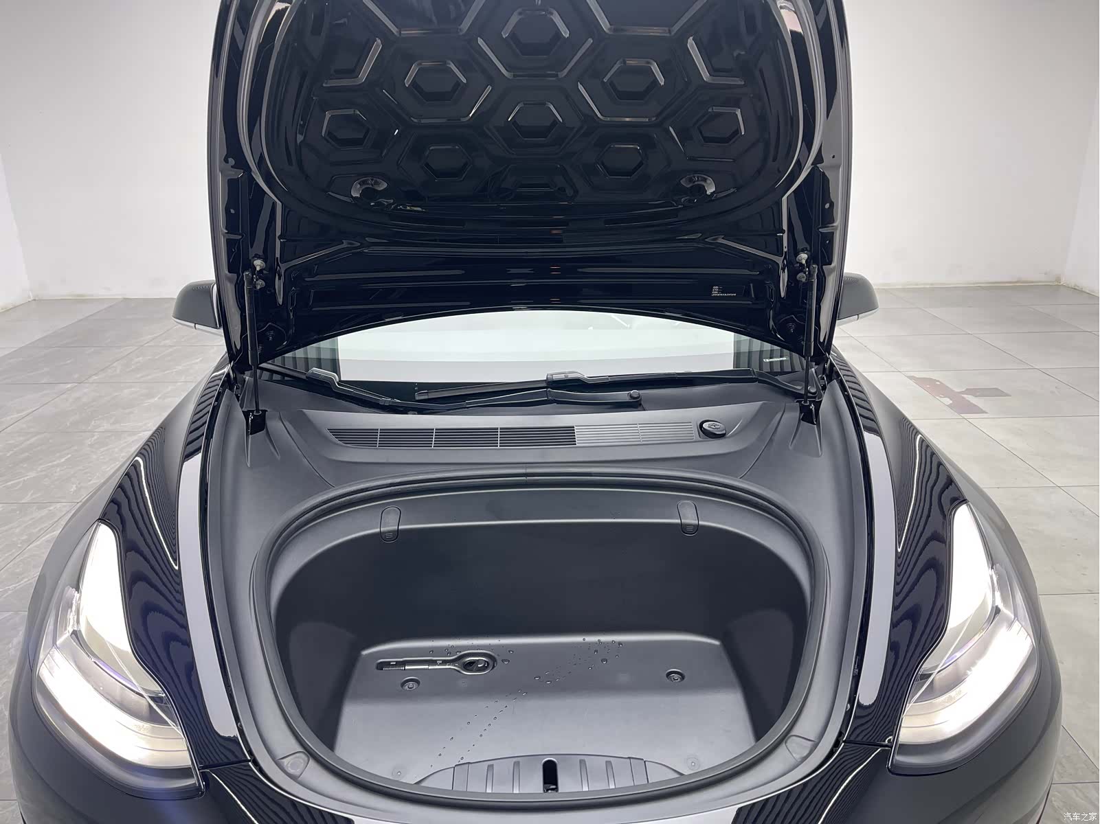 Tesla Model 3, 2020 9