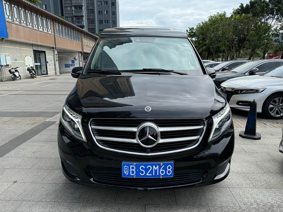 Mercedes-Benz V-class
