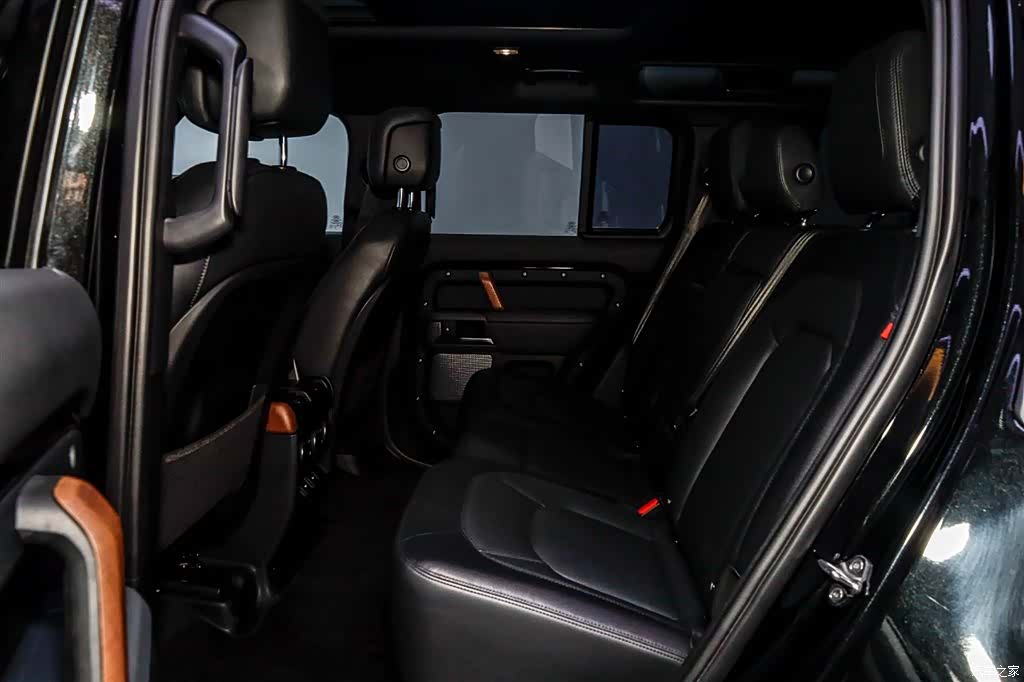 Land Rover Defender, 2023 9
