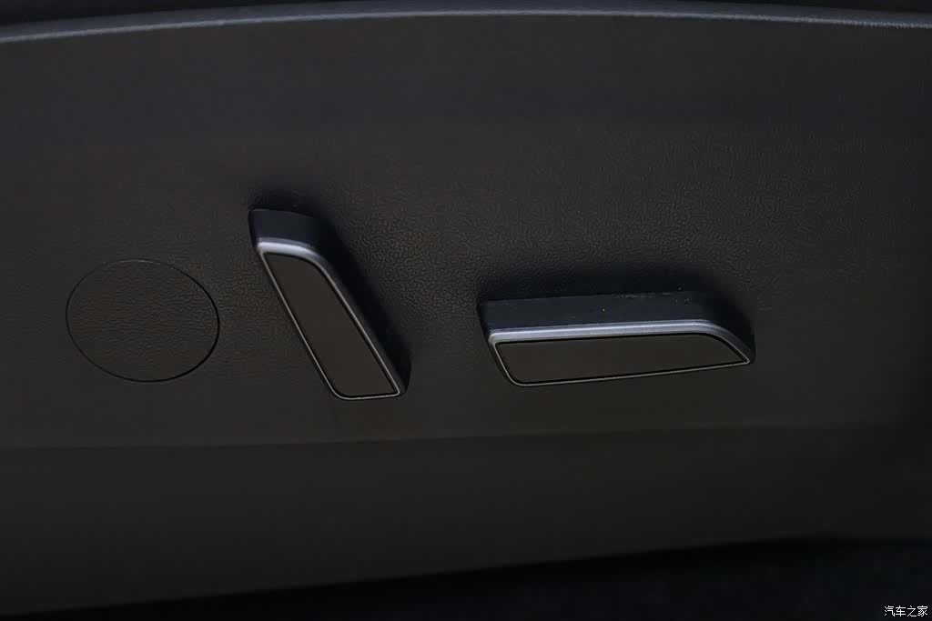 Tesla Model Y, 2023 15