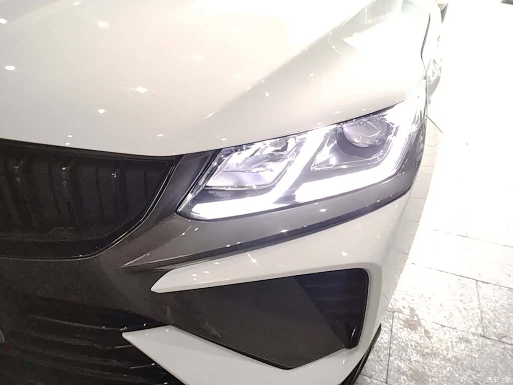 Geely Coolray, 2025 24