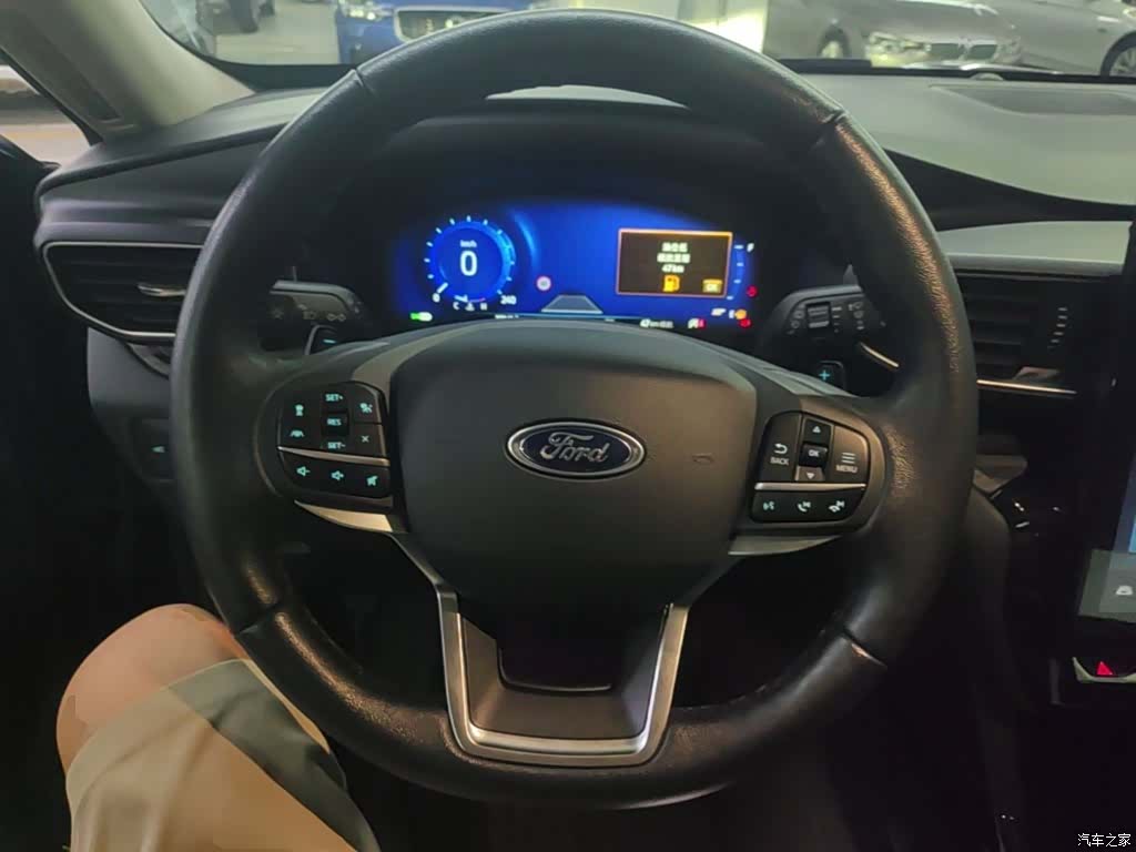 Ford Explorer, 2021 11