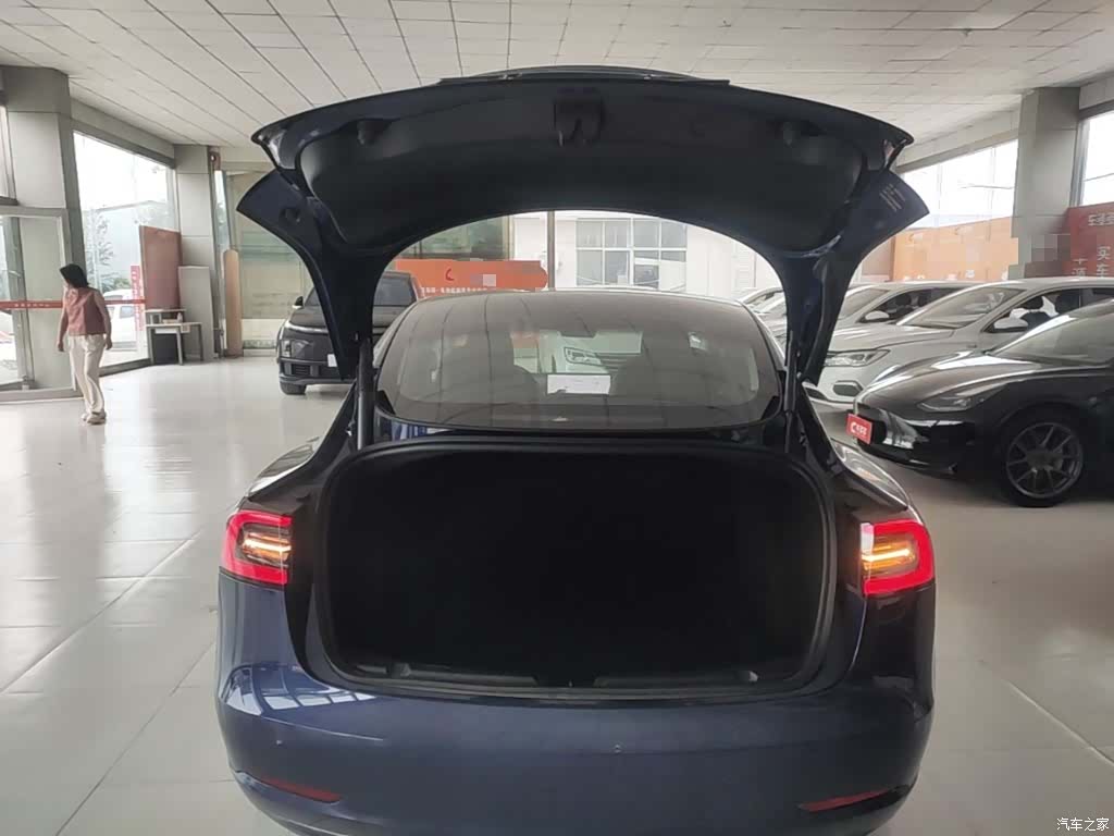 Tesla Model 3, 2023 19