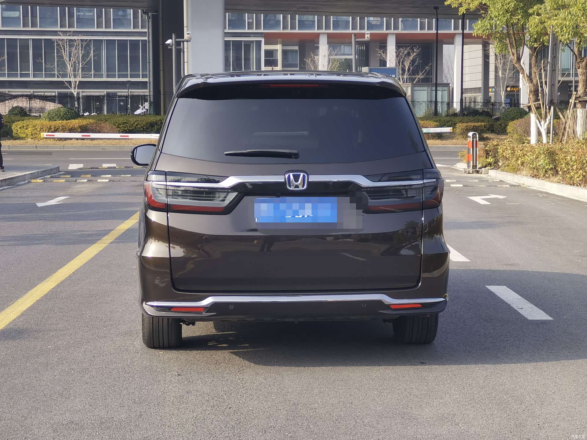 Honda Elysion, 2023 все фото