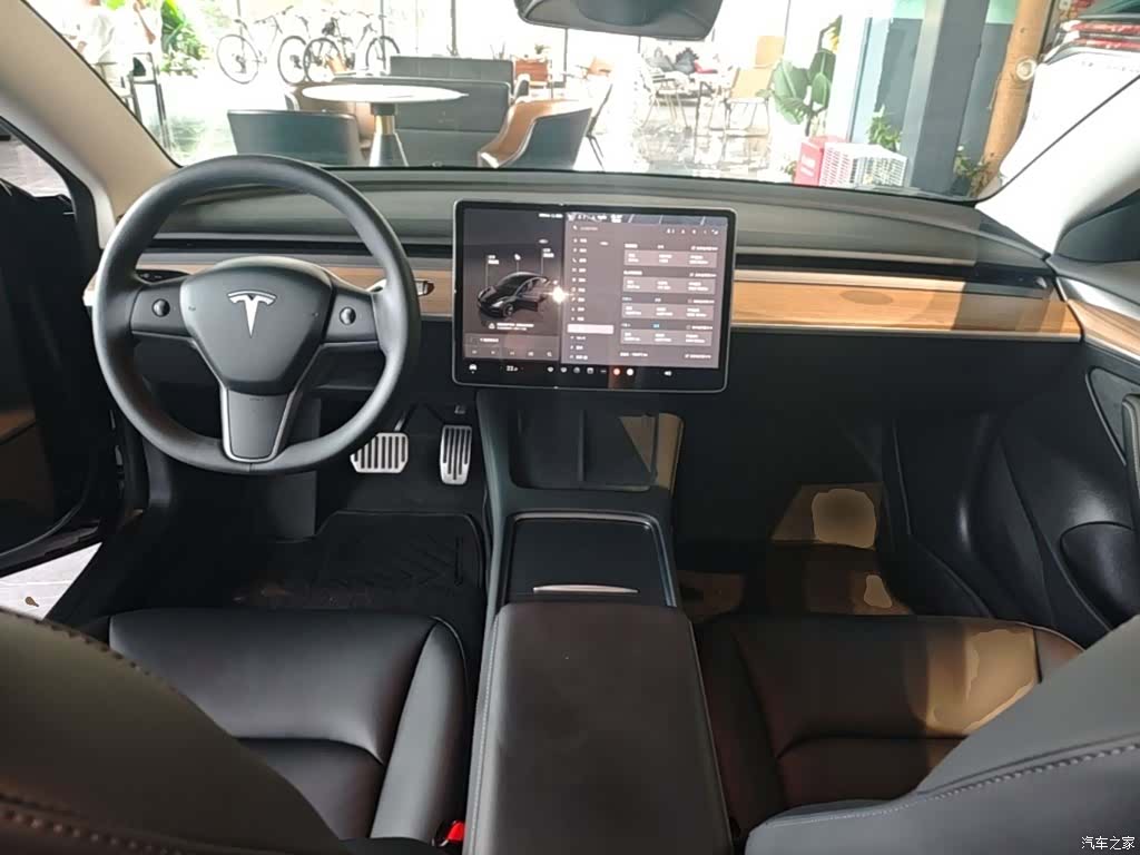 Tesla Model 3, 2023 10