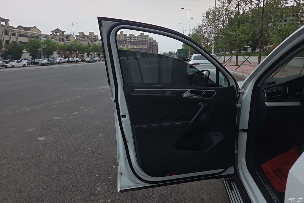 Volkswagen Tiguan L, 2024 7