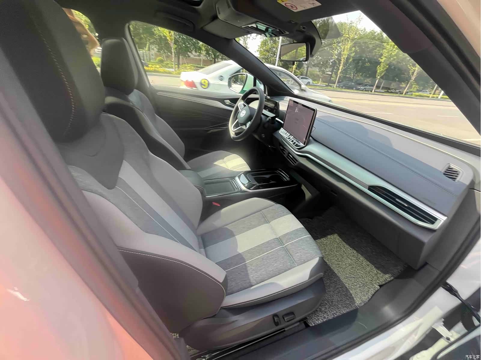 Volkswagen ID.4, 2025 13