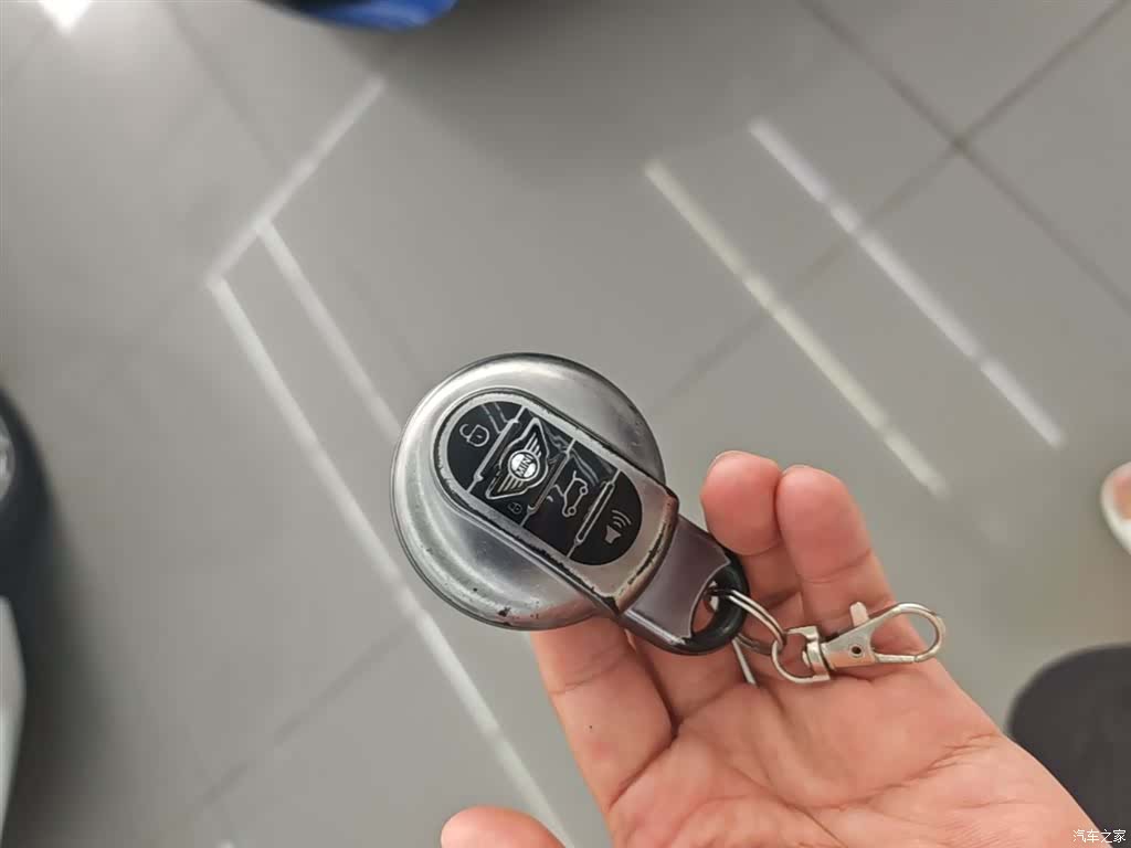 Mini ONE, 2019 9