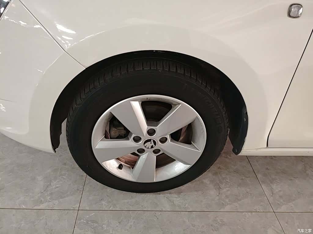 Skoda Rapid, 2015 23