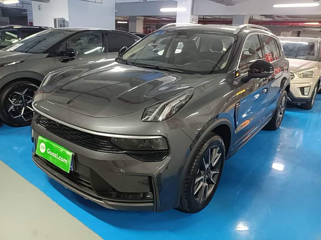 Lynk & Co 01
