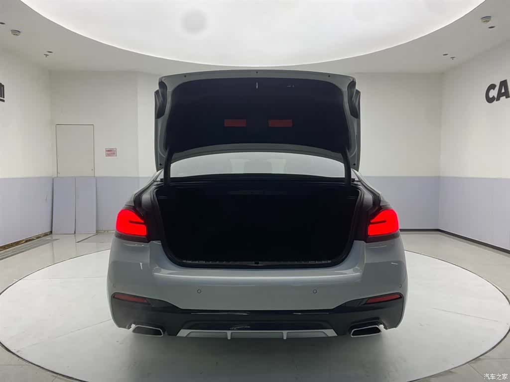 BMW 5 Series, 2022 30