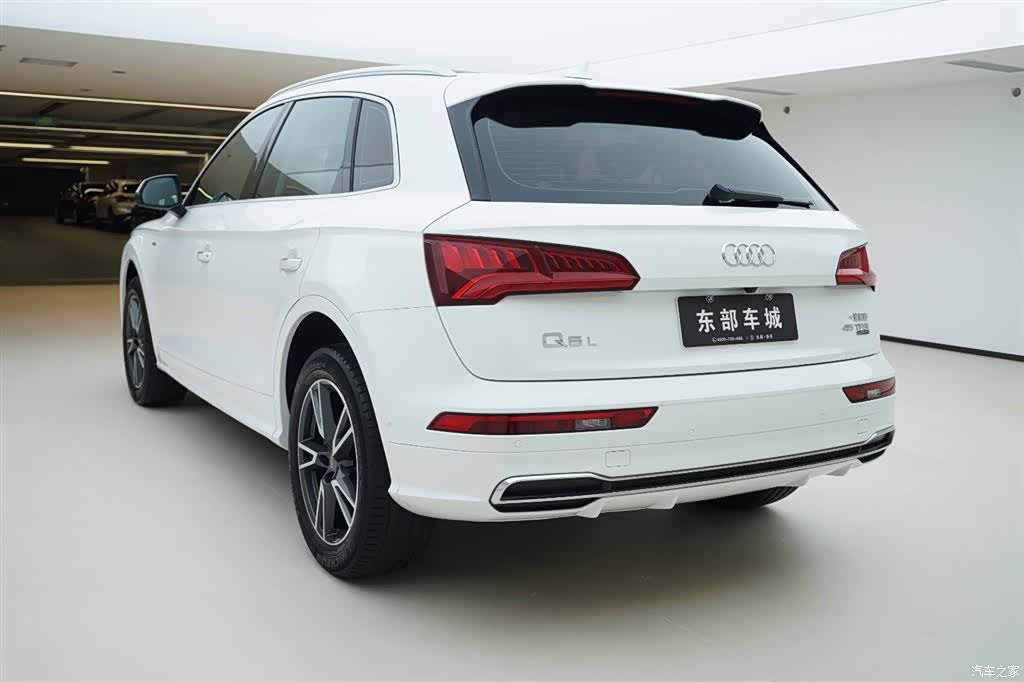 Audi Q5L, 2020 4