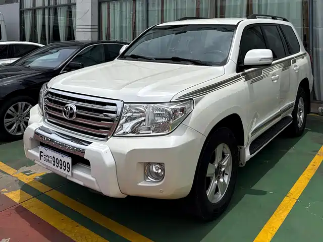 Toyota Land Cruiser 2016 — купить из Китая под заказ