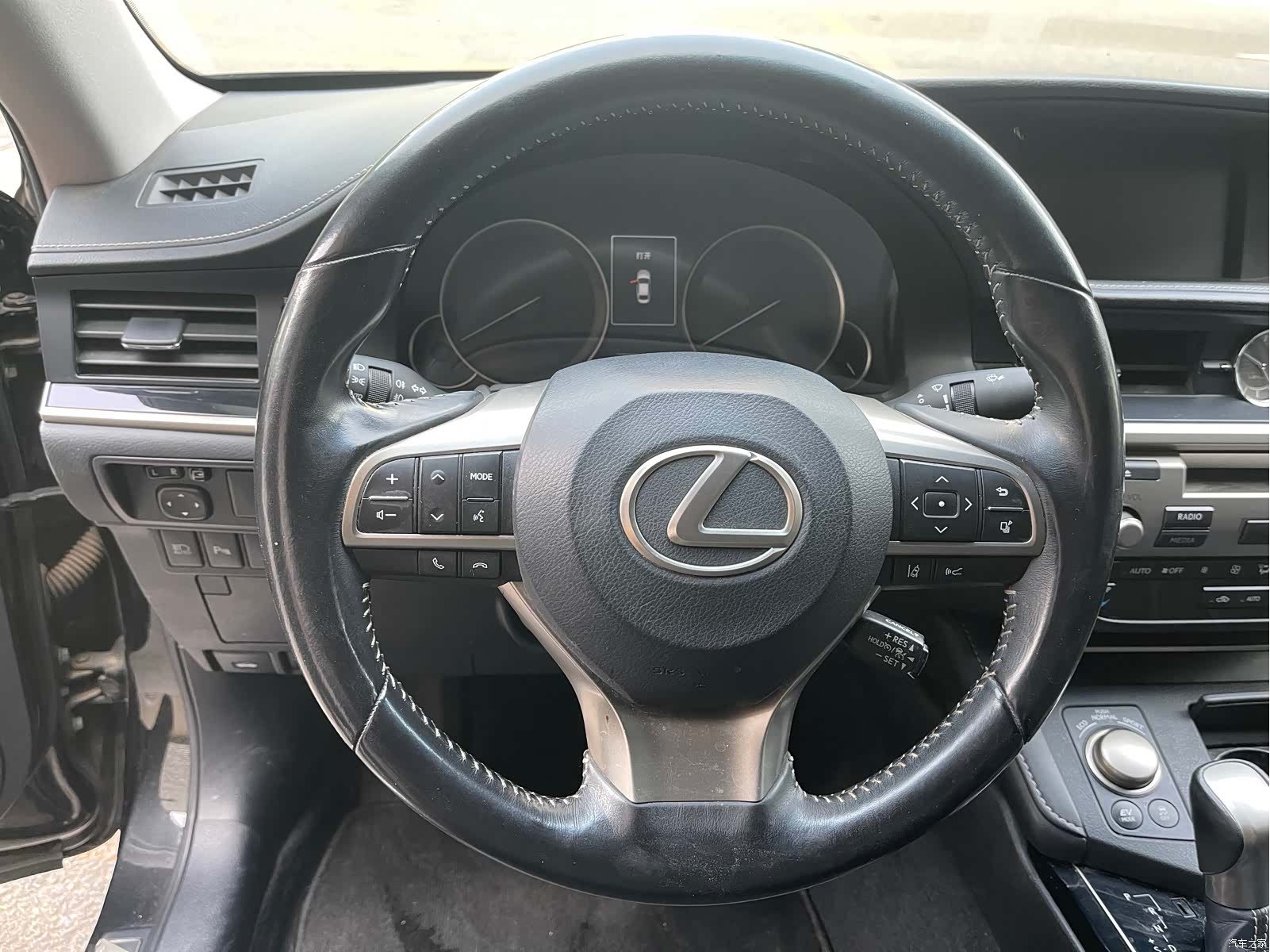 Lexus ES, 2018 4