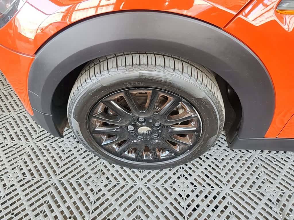 Mini ONE, 2019 23