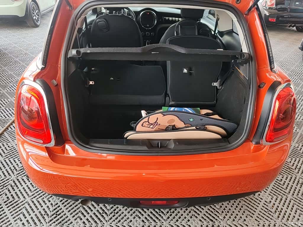 Mini ONE, 2019 19