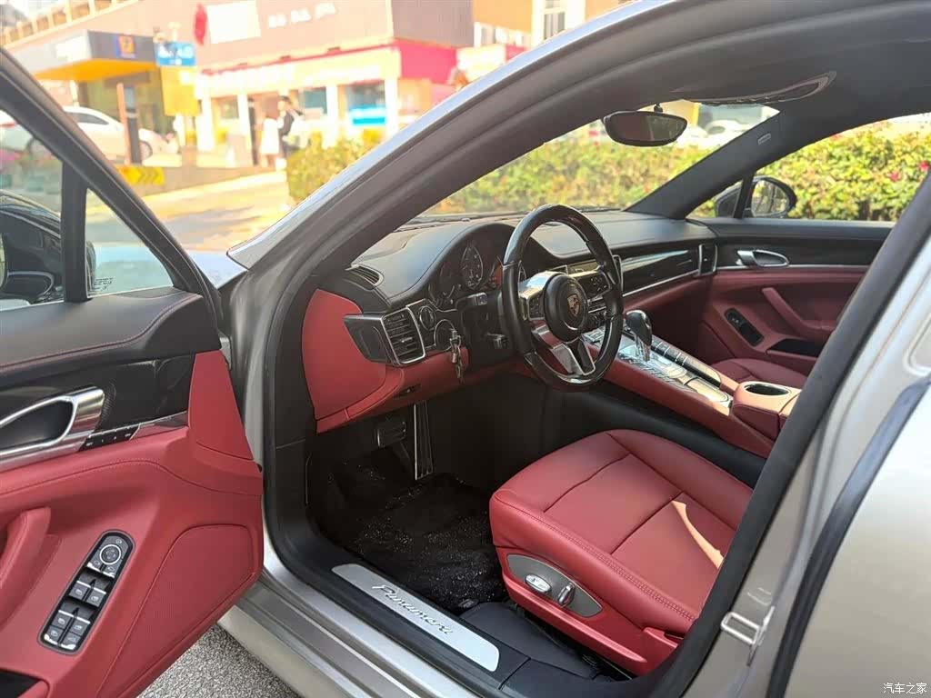 Porsche Panamera, 2011 4