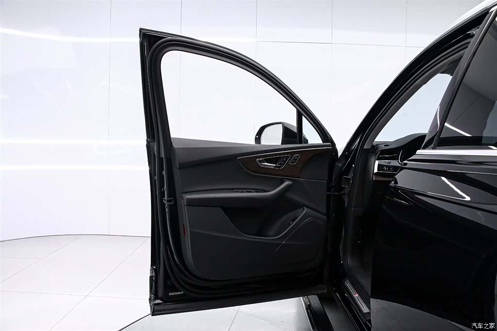 Audi Q7, 2021 11