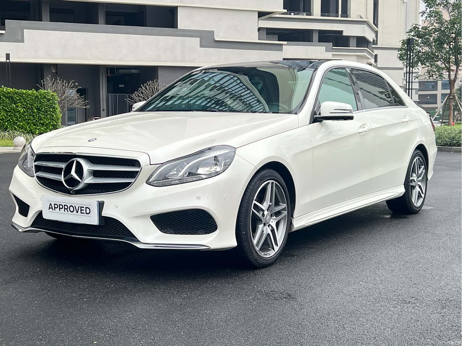 Mercedes-Benz E-Class, 2016 1