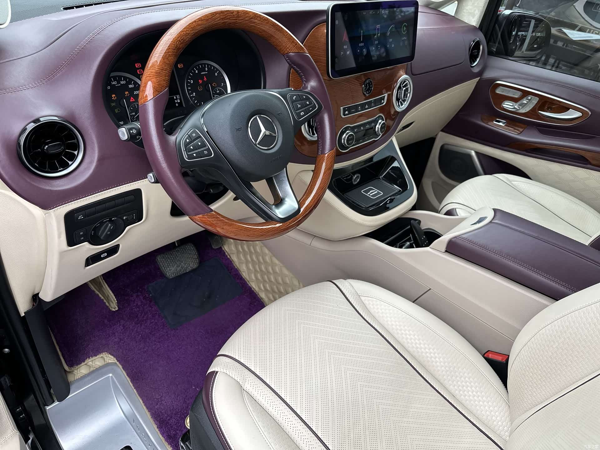 Mercedes-Benz 7, 2021 8