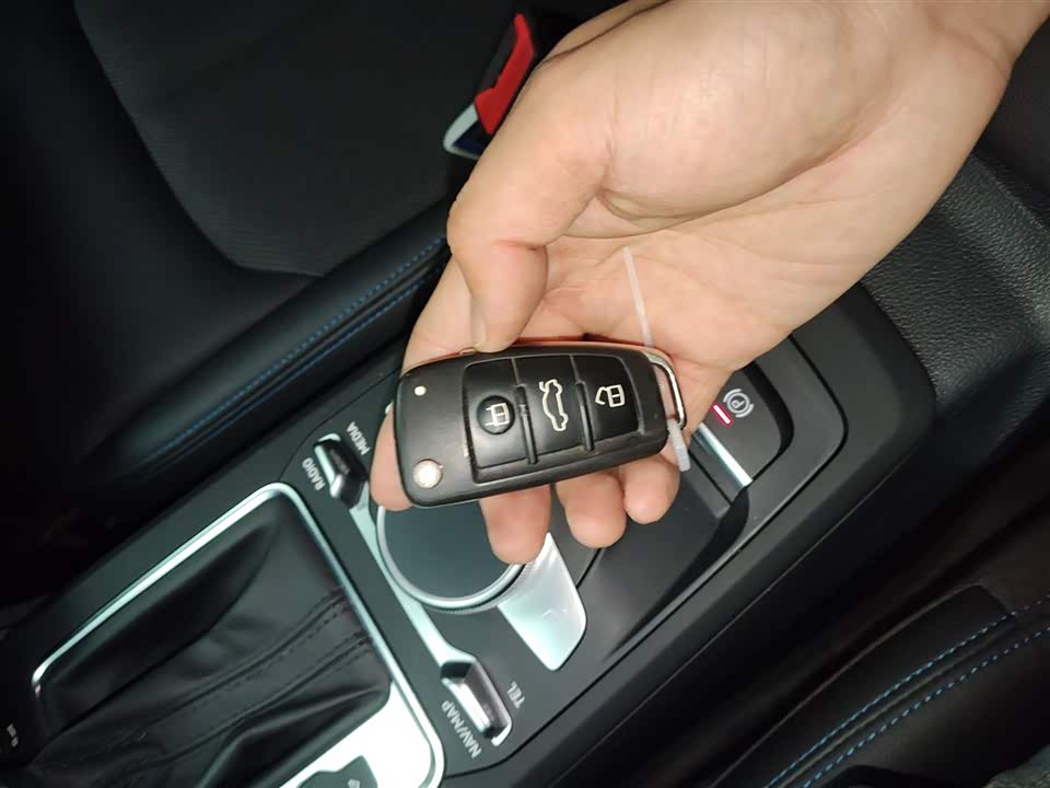 Audi Q2L Audi Q2L