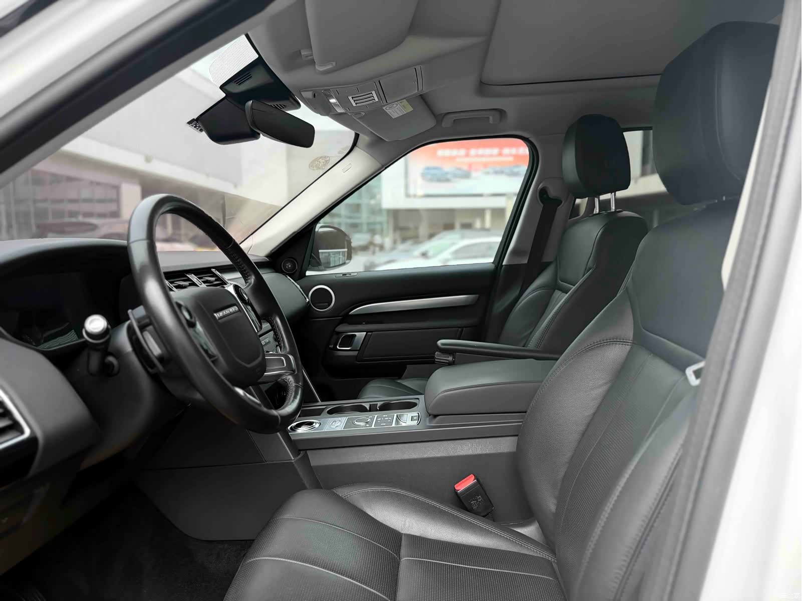 Land Rover Discovery, 2020 4