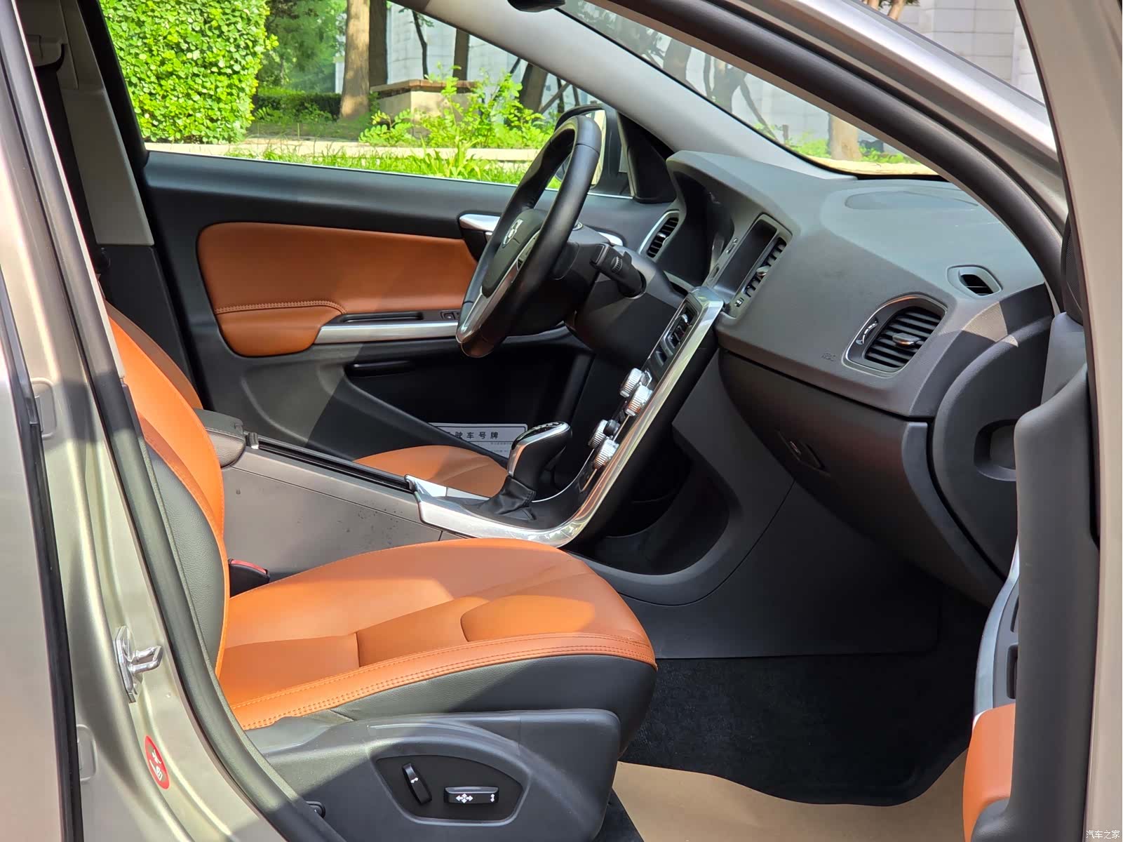 Volvo S60, 2015 28