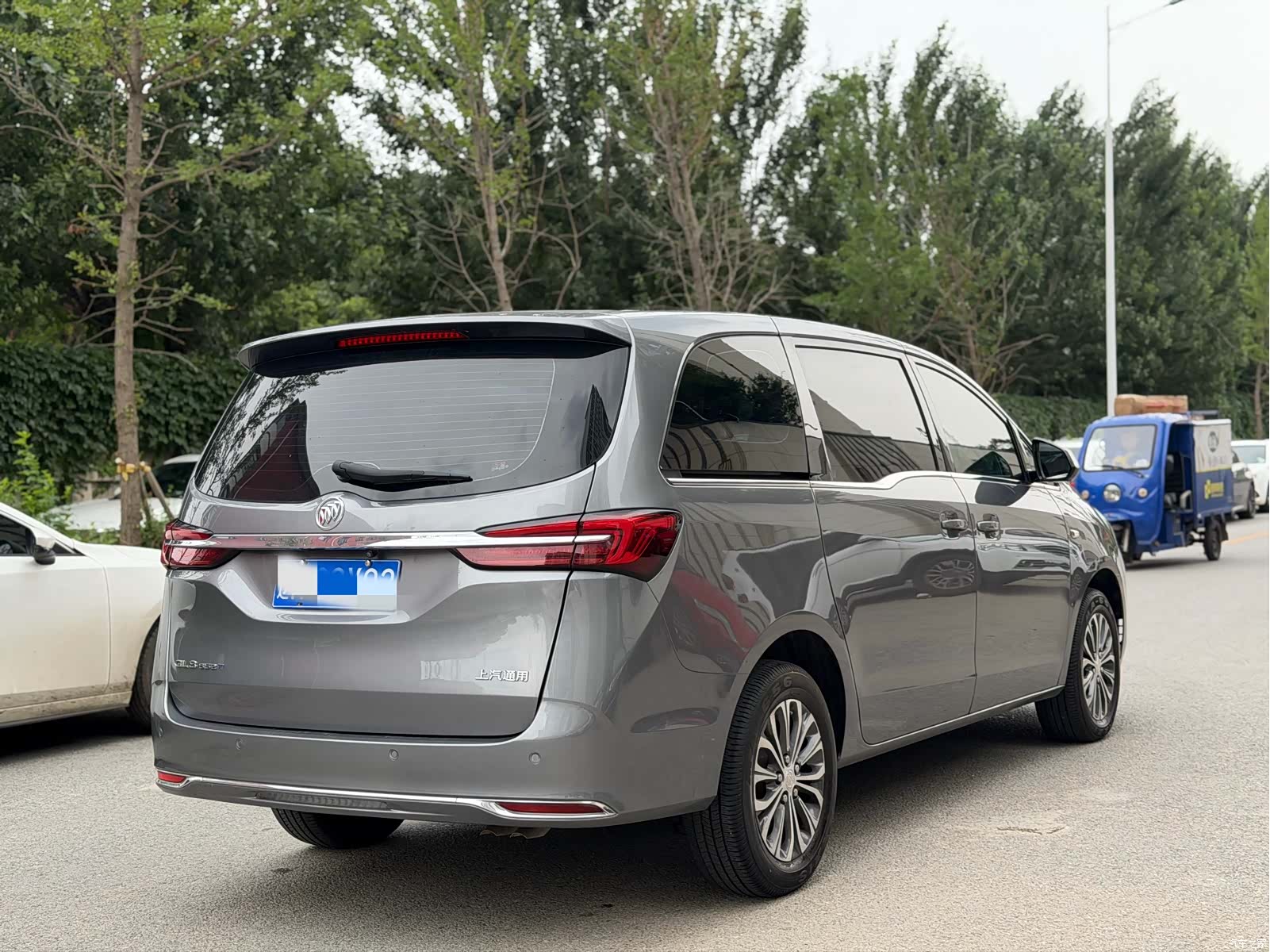 Buick GL8, 2022 4