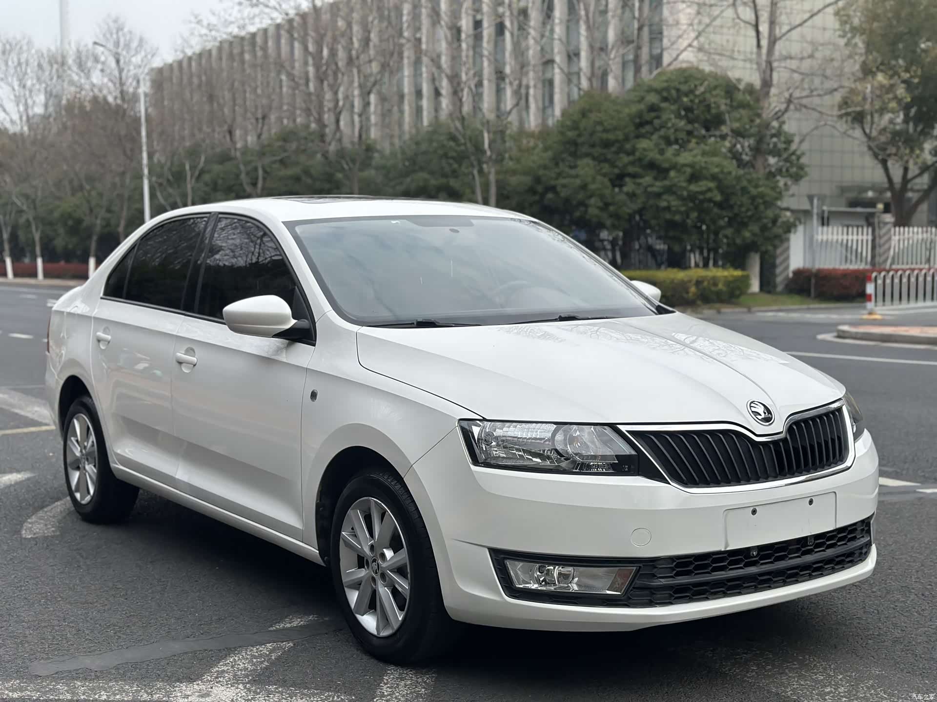 Skoda Rapid, 2017 3