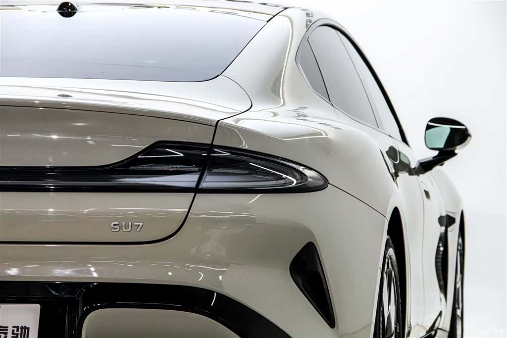 Xiaomi SU7, 2025 10