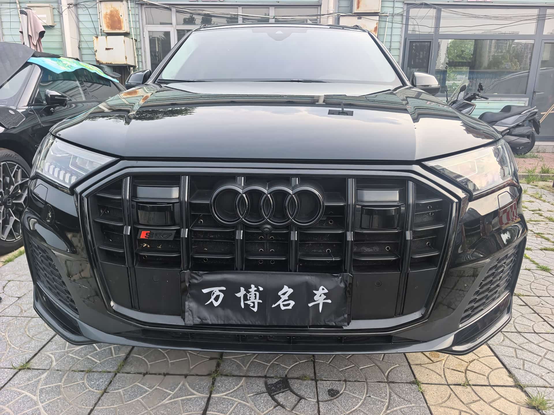 Audi Q7, 2023 1