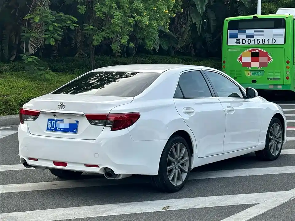 Toyota Reiz