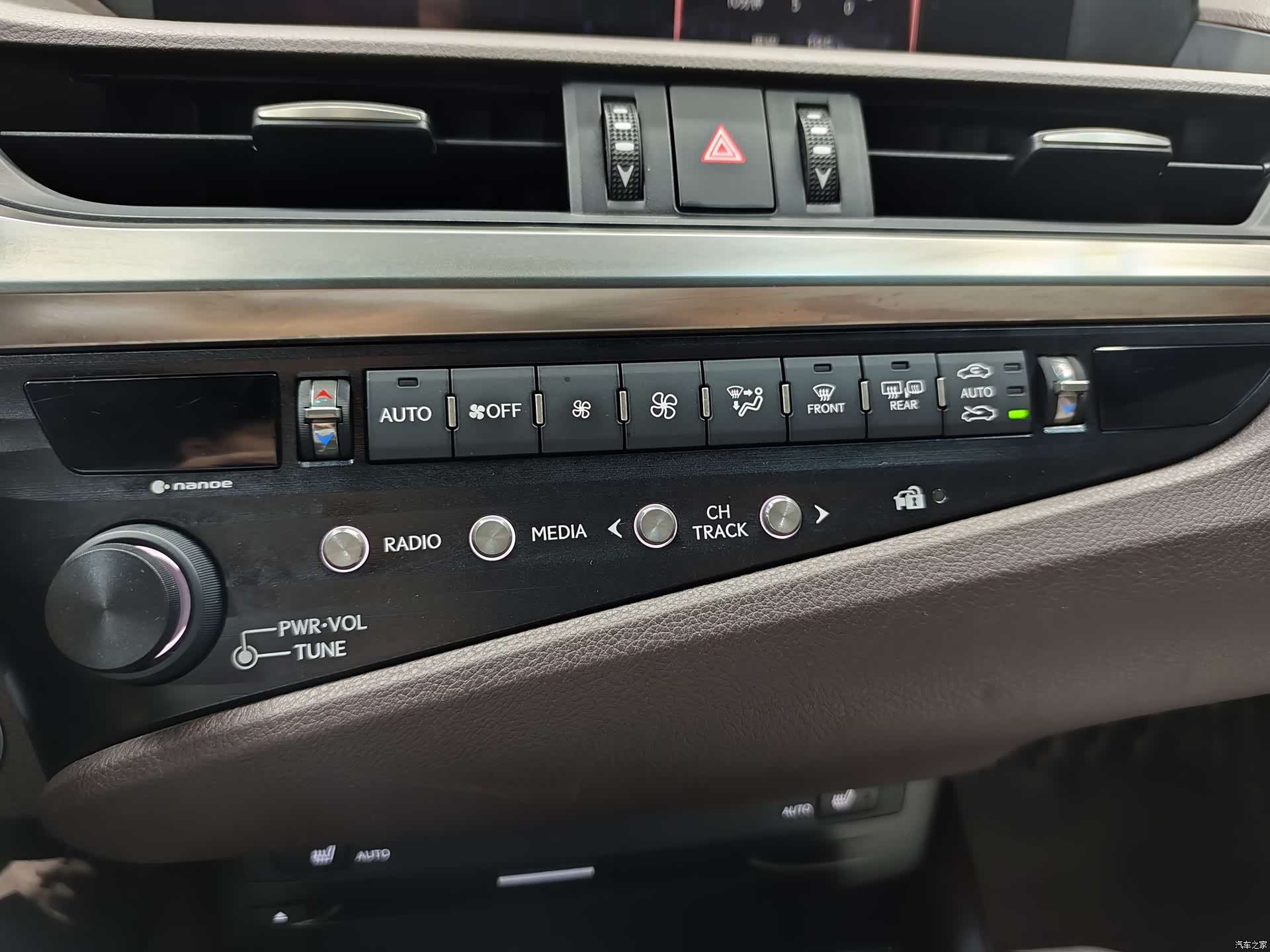Lexus ES, 2019 13