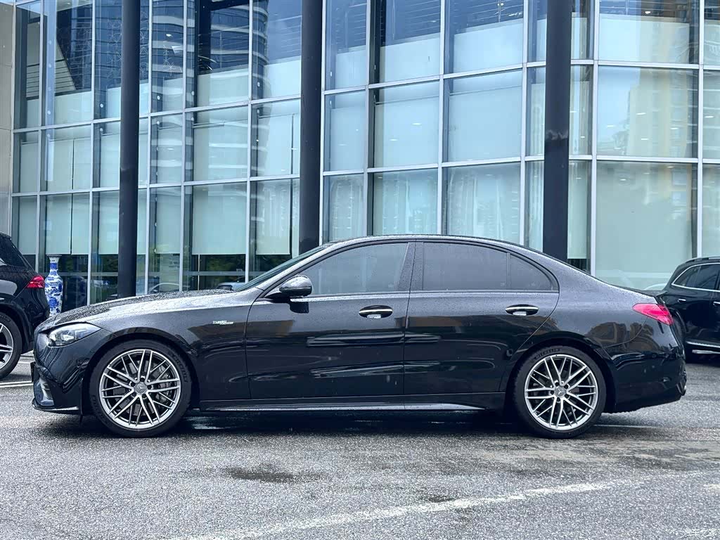 Mercedes-Benz C-Class, 2025 4