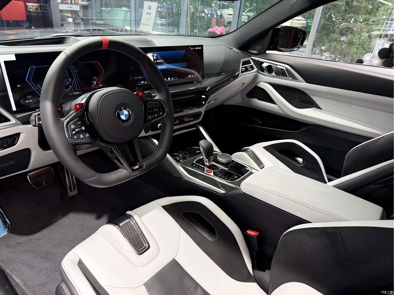 BMW M4, 2025 7