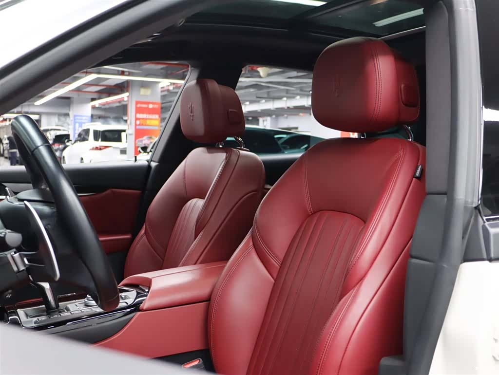 Maserati Levante, 2022 10