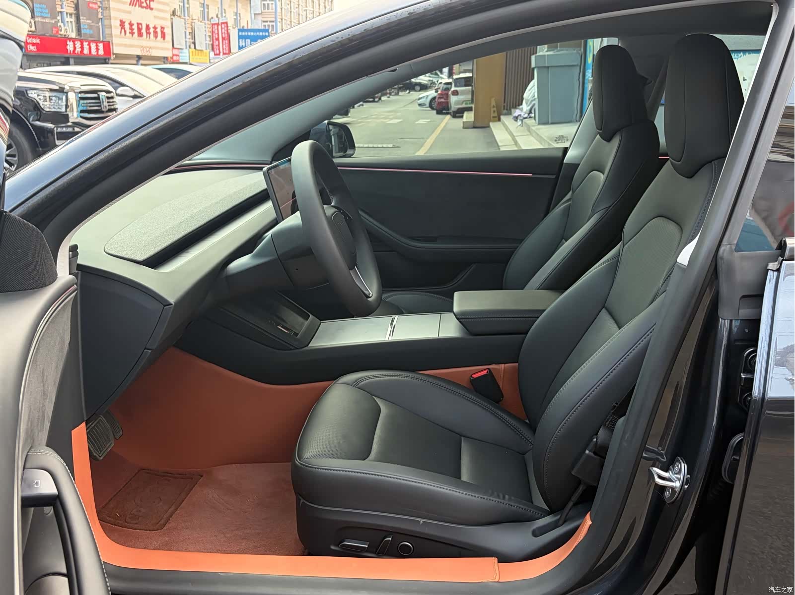 Tesla Model 3, 2025 10