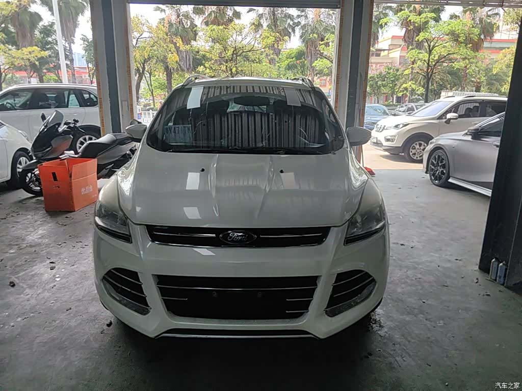 Ford Kuga, 2015 3