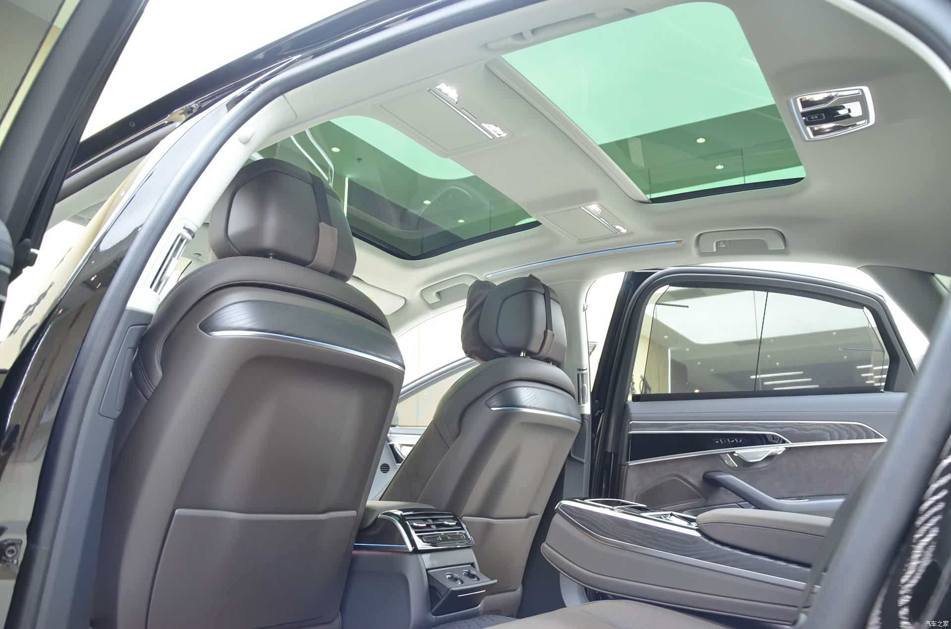 Audi A8L, 2026 11