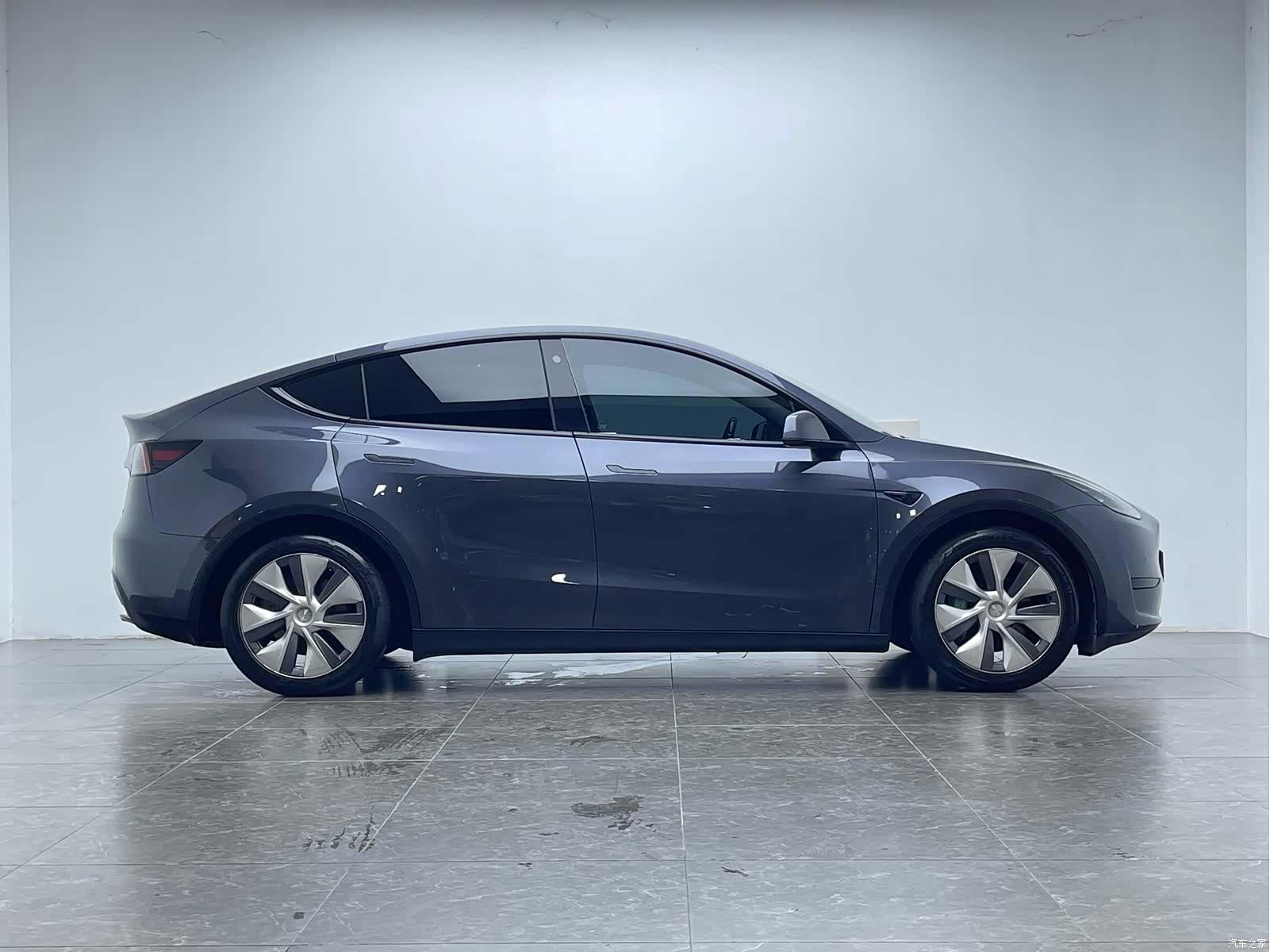 Tesla Model Y, 2022 16