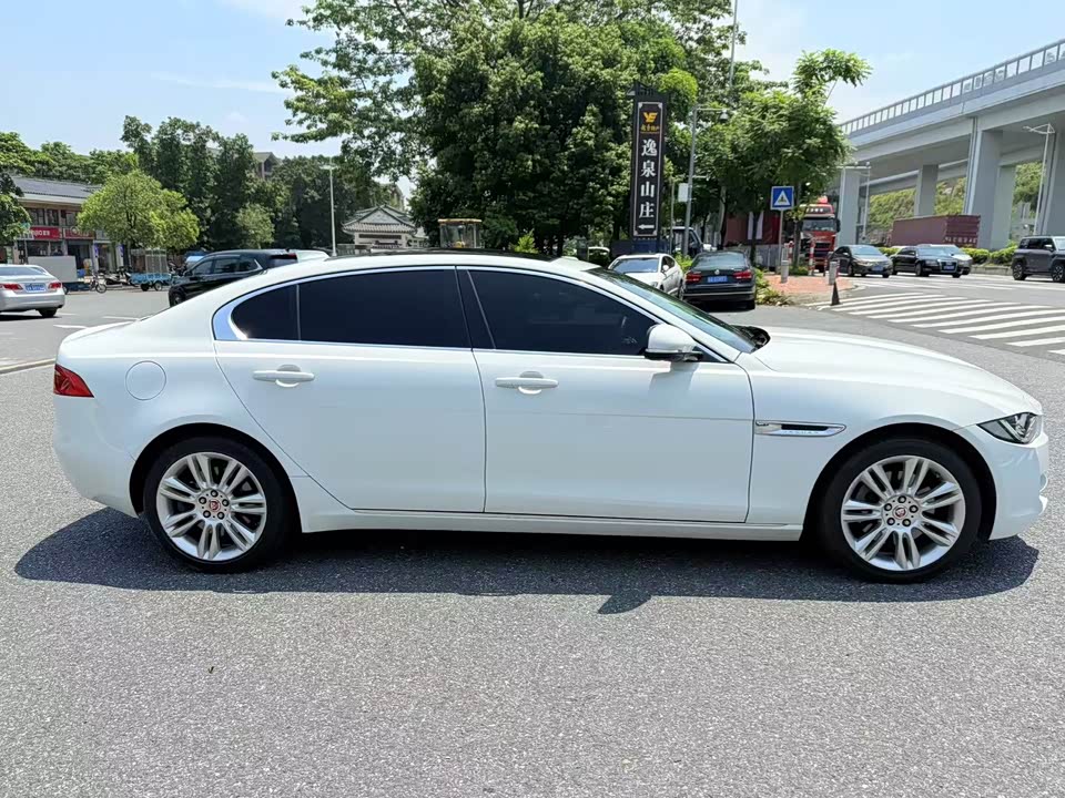 Jaguar XEL Jaguar XEL