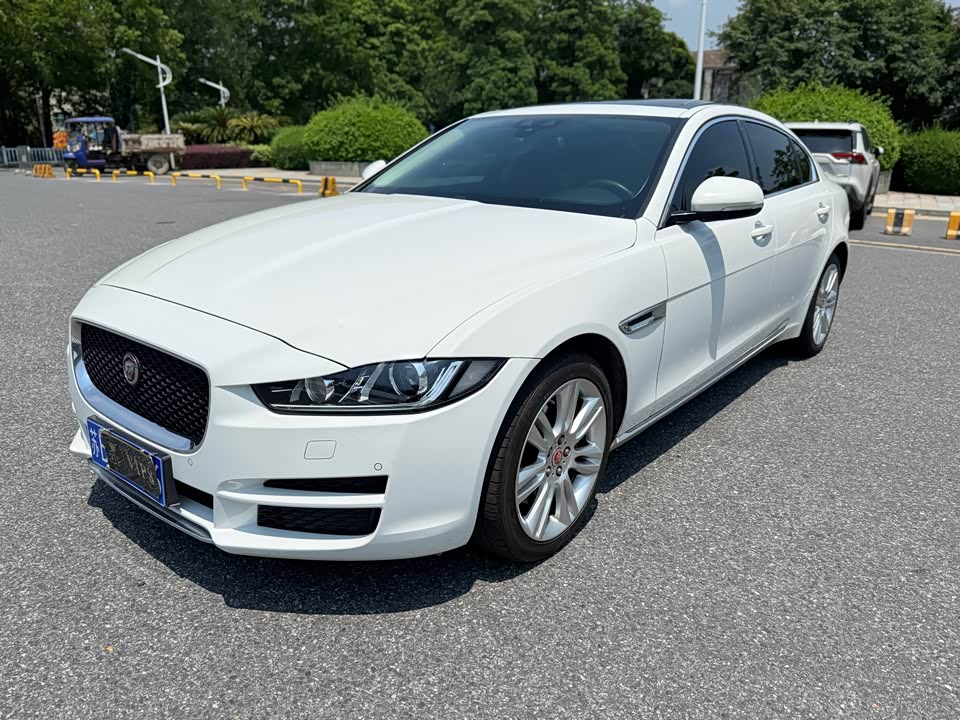 Jaguar XEL Jaguar XEL