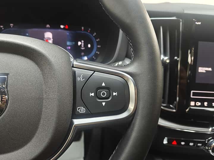 Volvo XC60, 2024 года фото 9