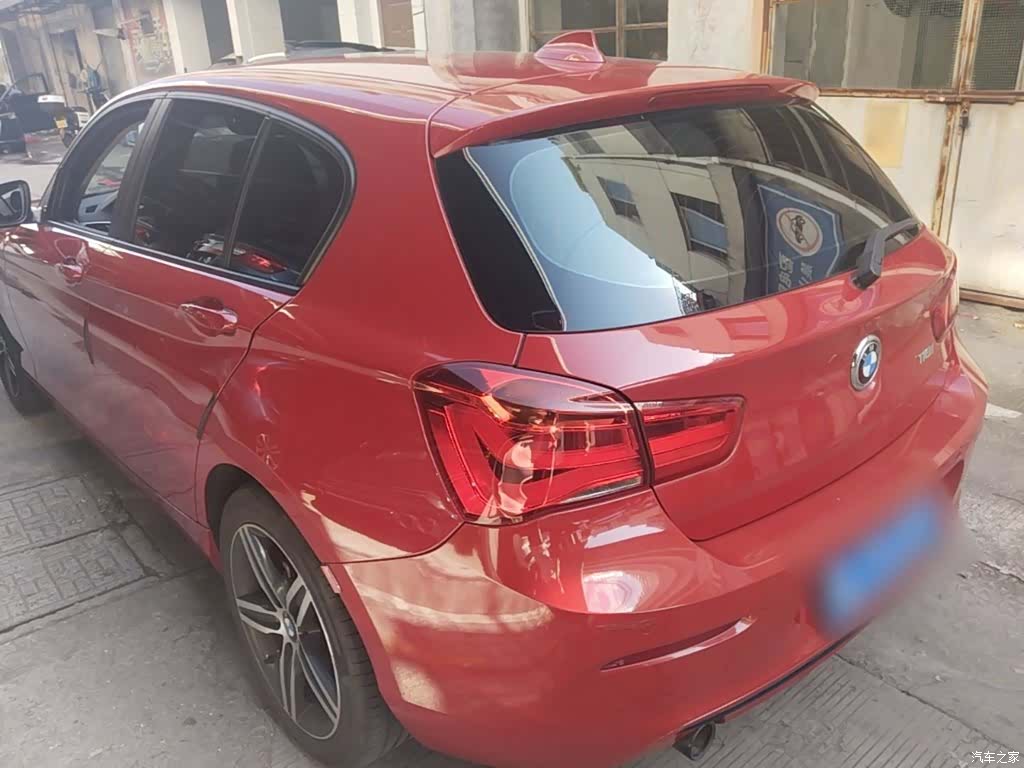 BMW 1 Series, 2019 все фото