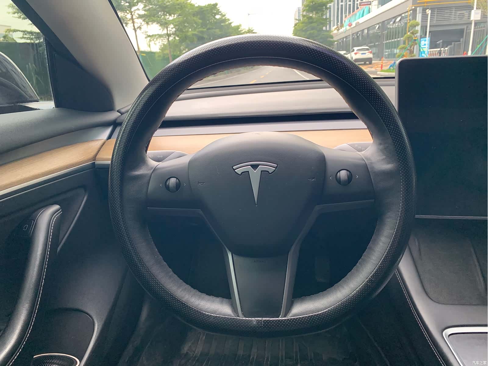 Tesla Model 3, 2022 13