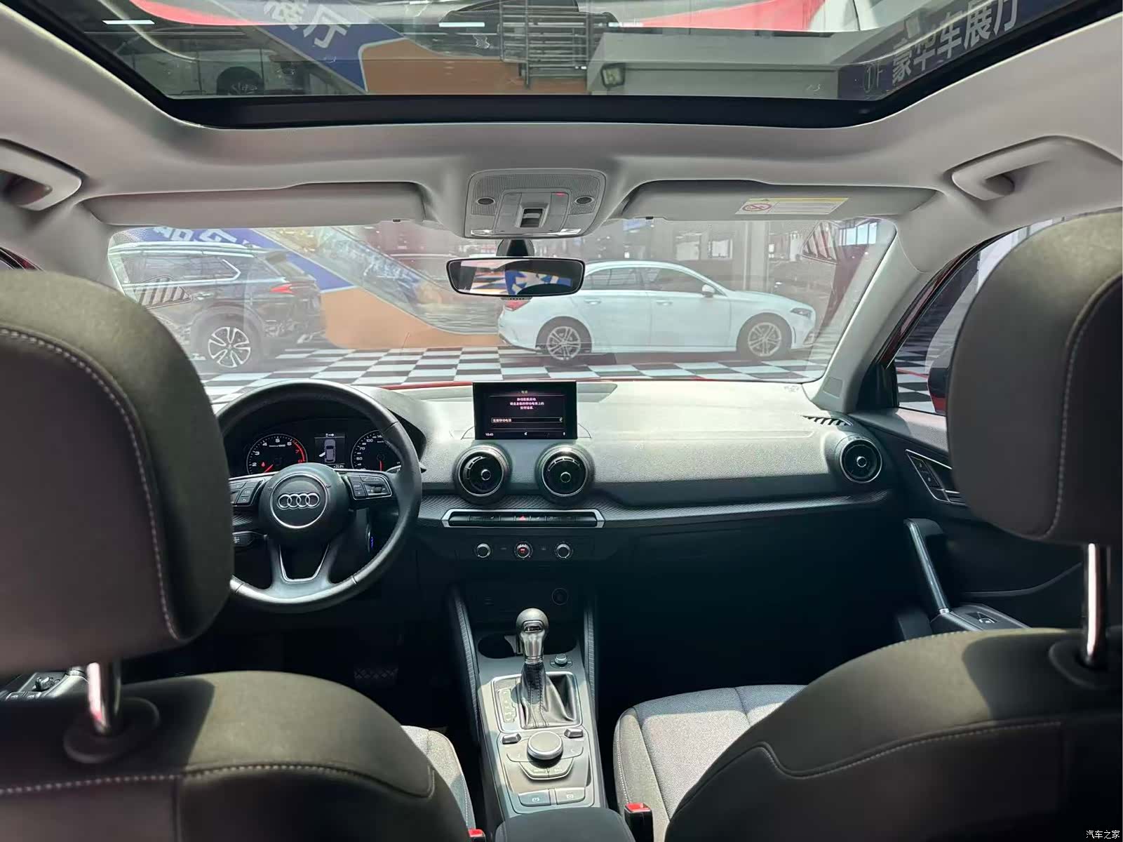 Audi Q2L, 2020 14