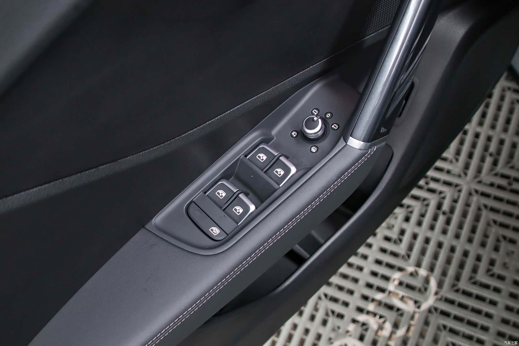 Audi Q2L, 2022 6