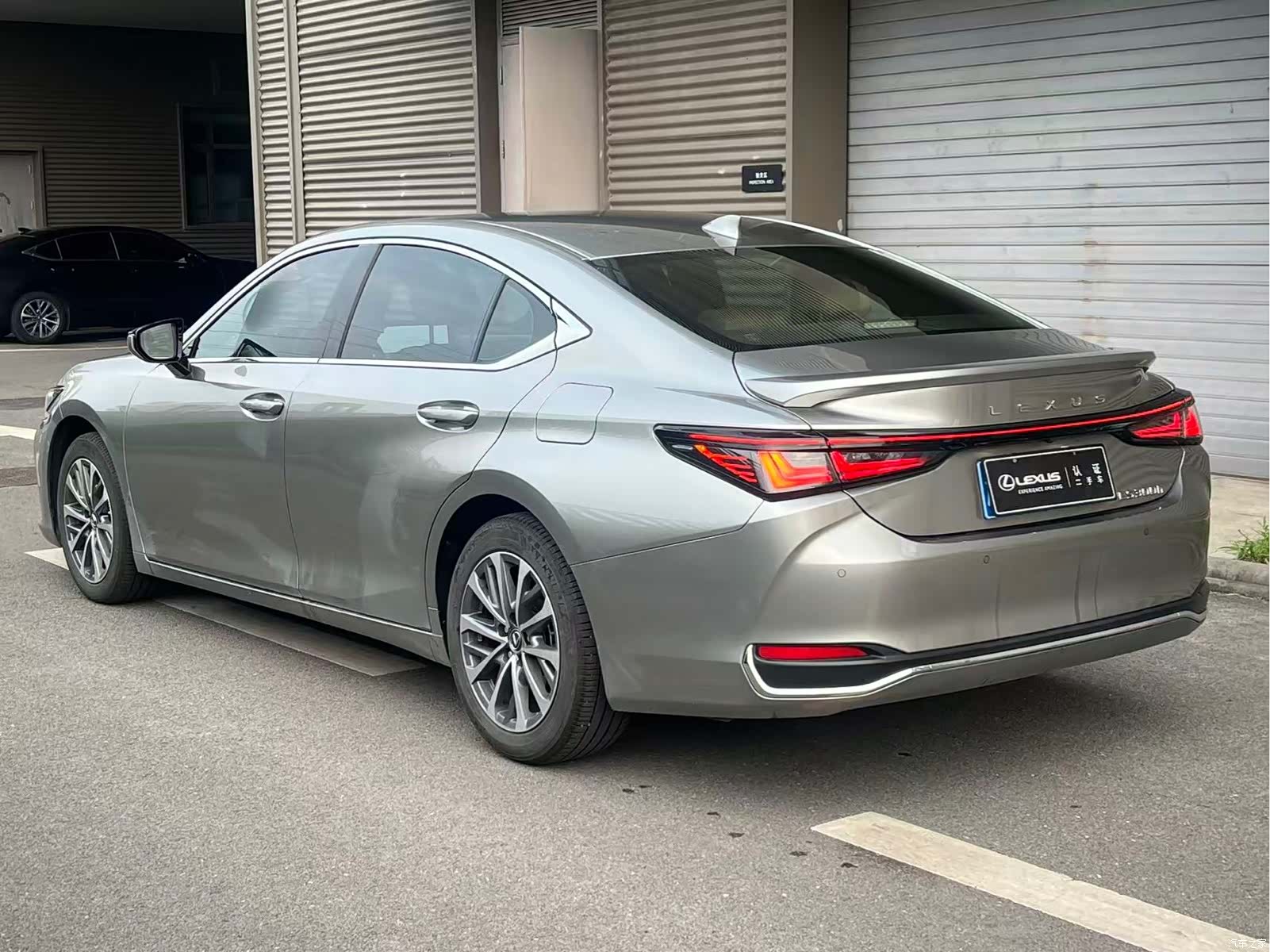 Lexus ES, 2025 7
