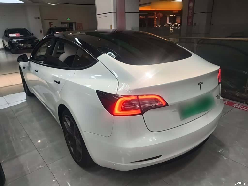 Tesla Model 3, 2022 все фото